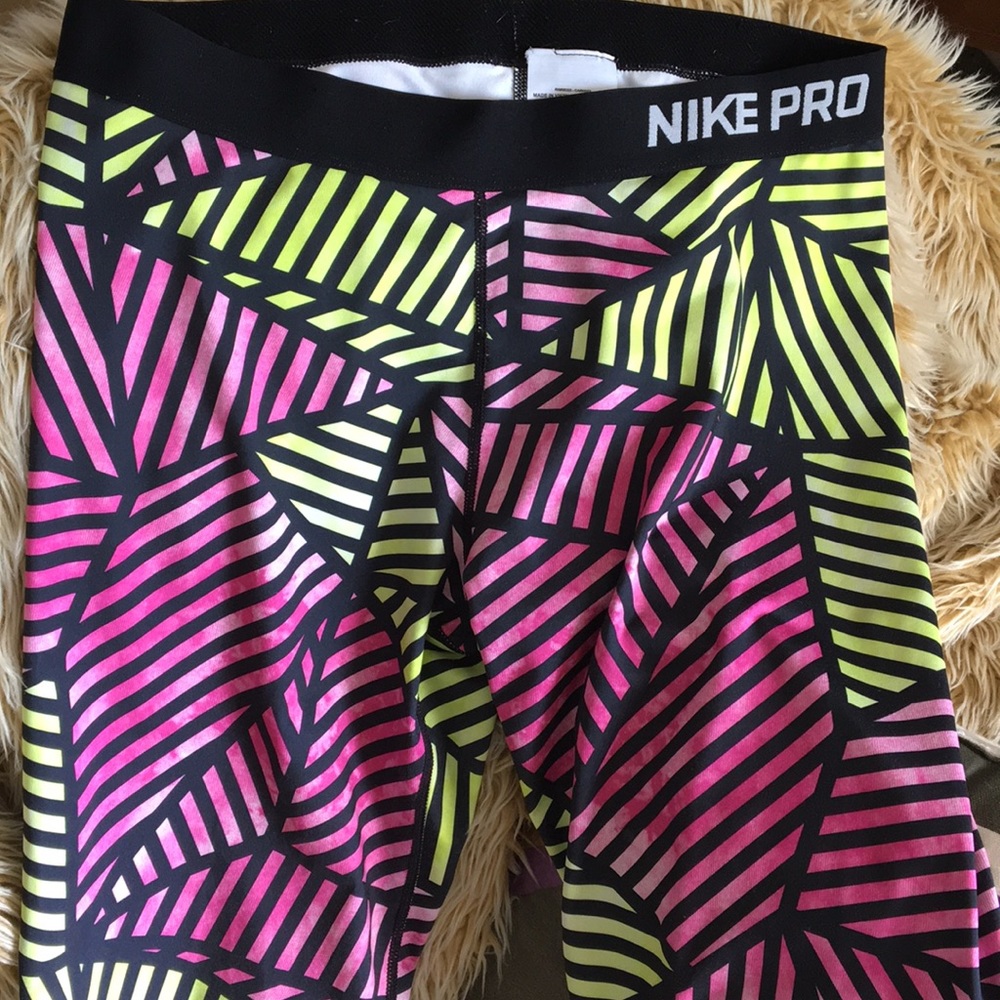 Nike pro dry fit capris